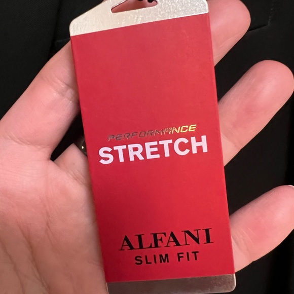 Alfani Men's Black Suit: $495 Retail - Picture 3 of 13